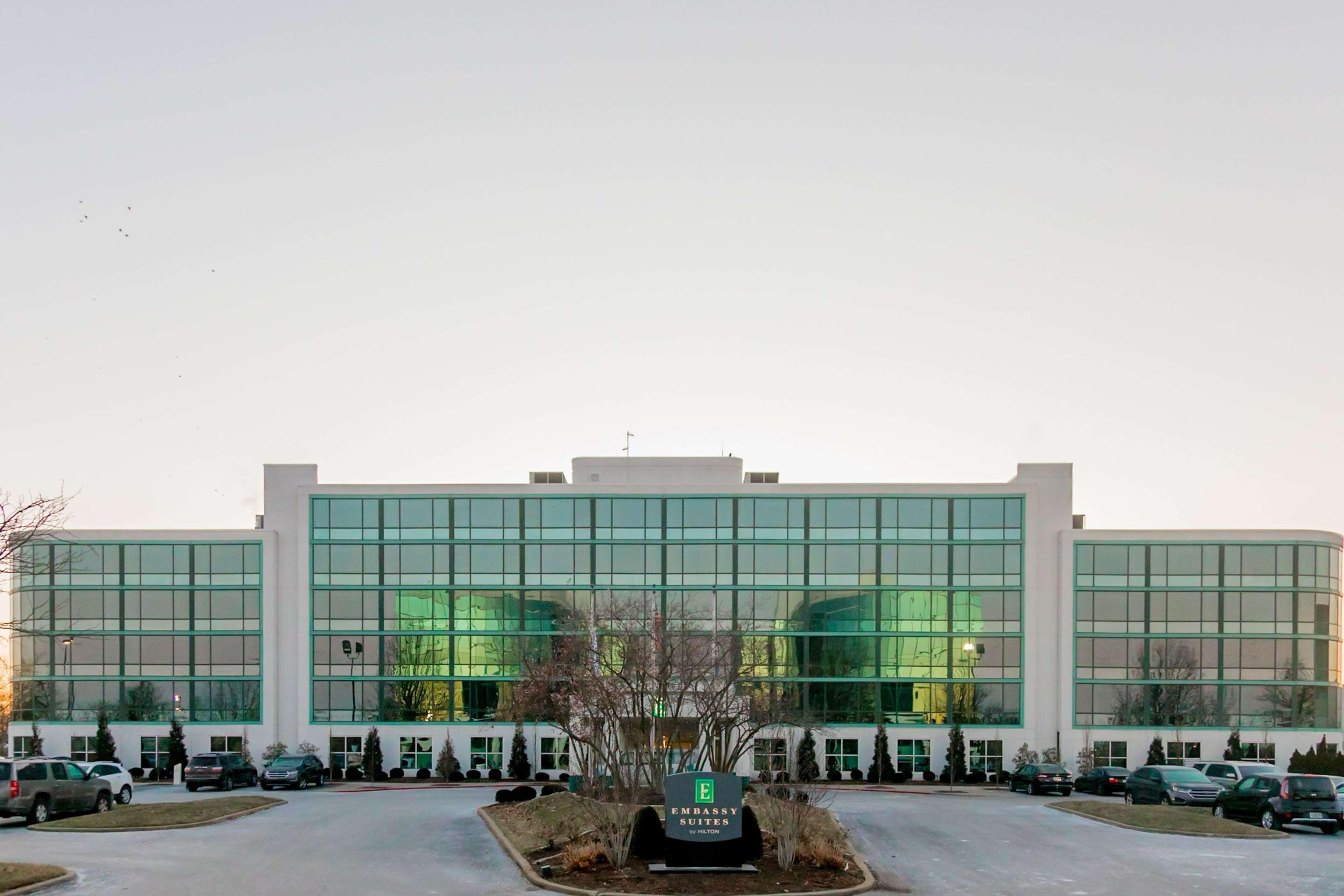 Embassy Suites By Hilton Lexington Green Exterior photo