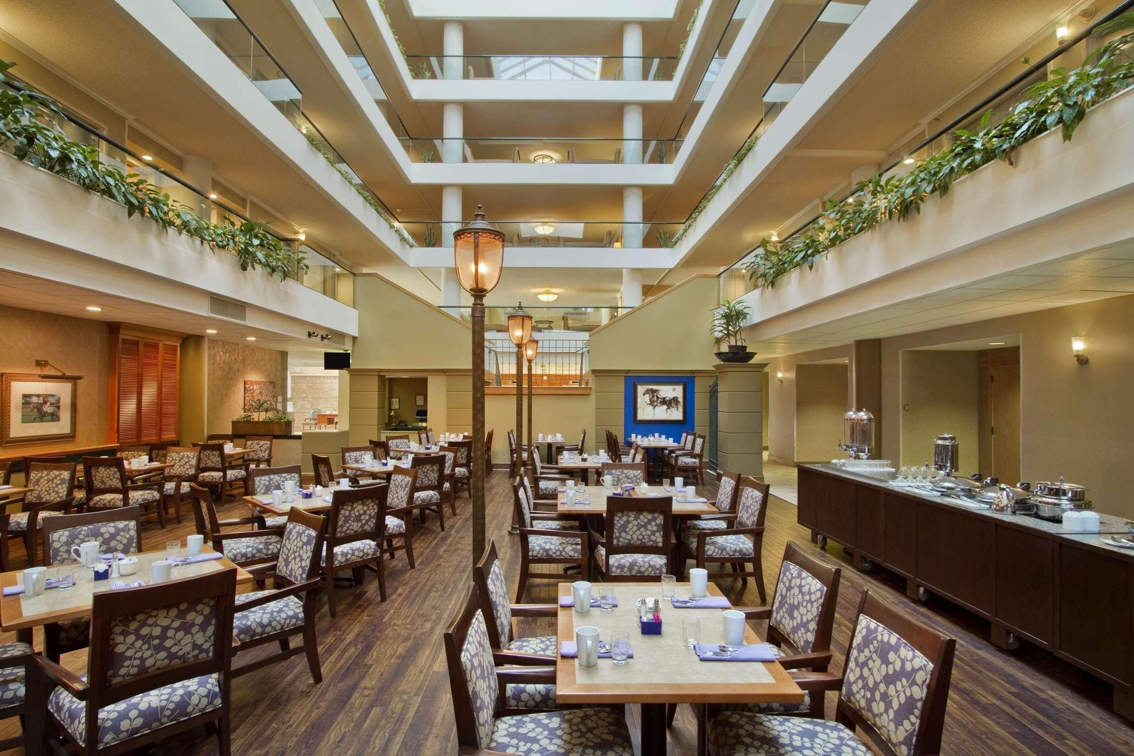 Embassy Suites By Hilton Lexington Green Restaurant photo