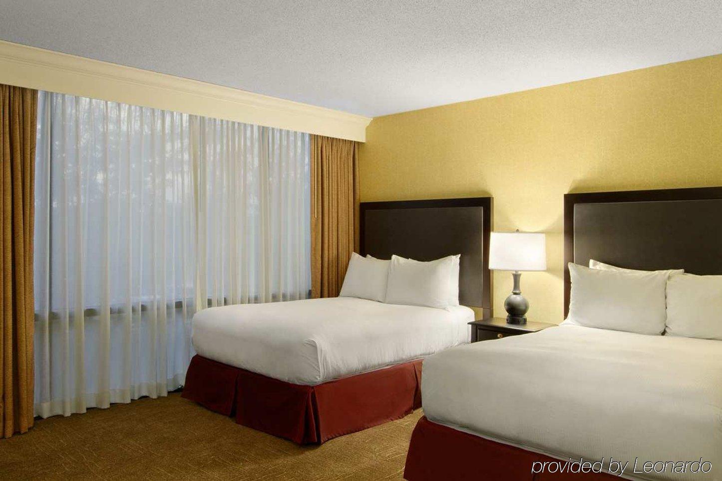 Embassy Suites By Hilton Lexington Green Room photo